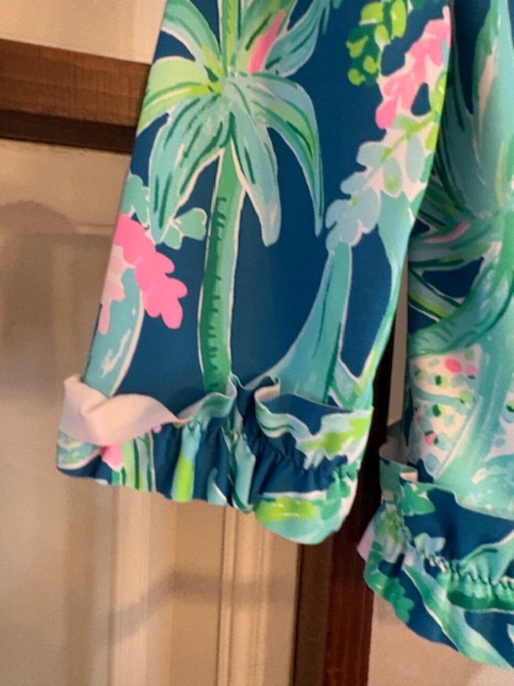Lilly Pulitzer Margo UPF 50+ Rashguard, Size 12 - Picture 2 of 7